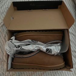 UGG SUEDE MEN SIZE 11