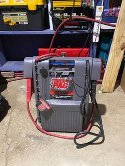 Close Truc Pac  12v jump starter