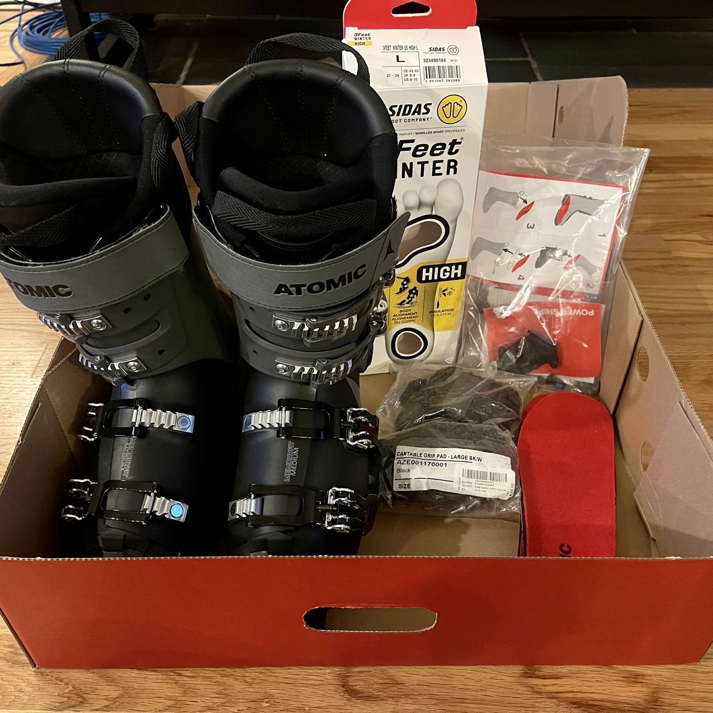 Atomic Hawx Prime 110 S GW Ski Boots 26/26.5 for Sale in Seattle