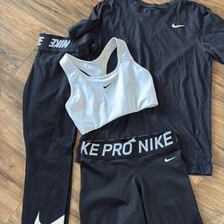 Women’s Nike pro Bundle sizes Medium & small