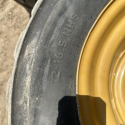 Caterpillar 12x16.5 Bobcat Tires Tractor 