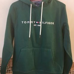 Tommy Hilfiger Men's Fleece Embroidered Pullover Hoodie Sweatshirt 2024 Collection