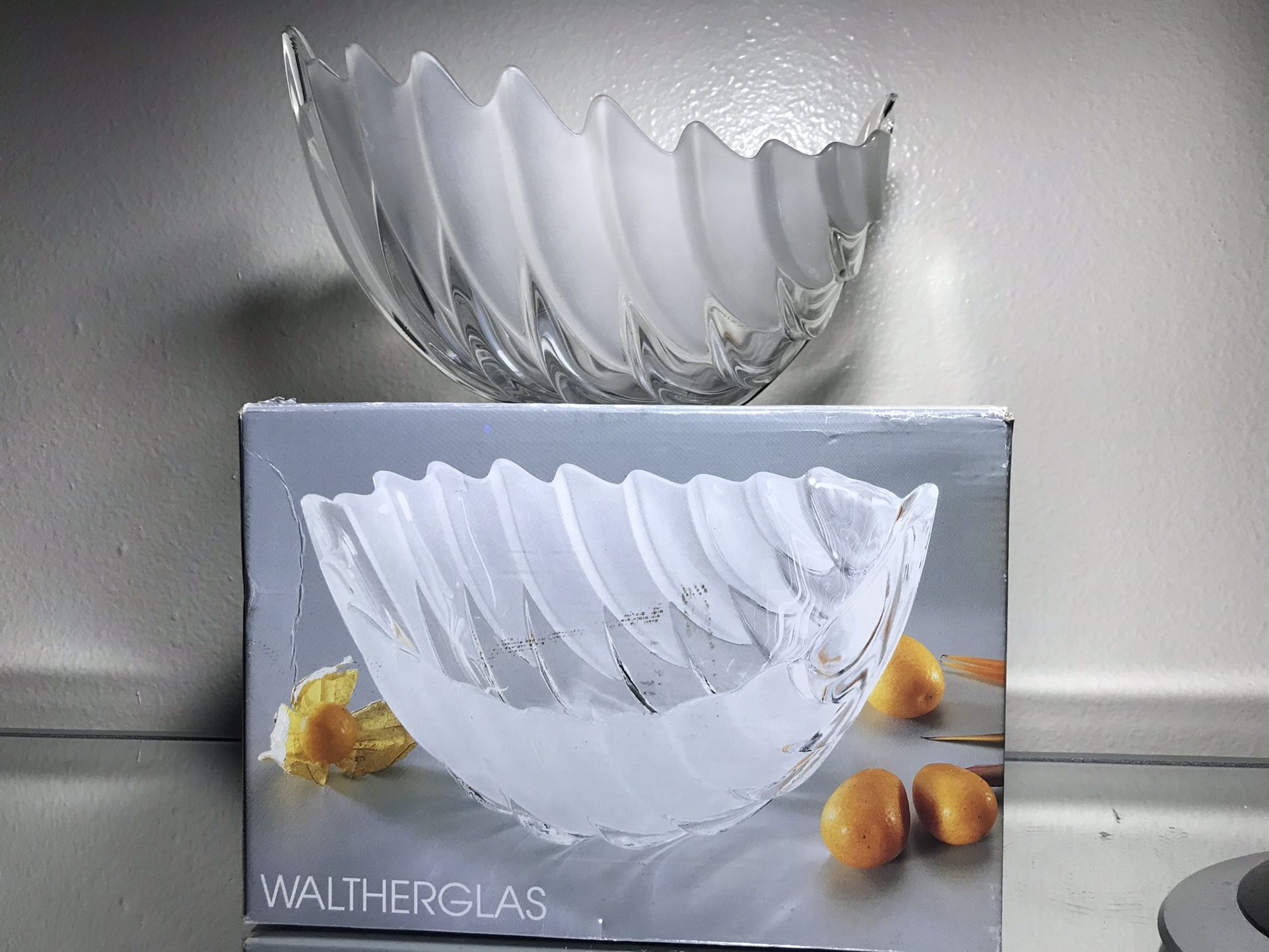 Glass Leaf Bowl