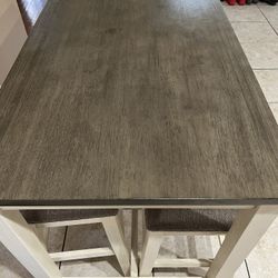 kitchen island  Table  /small scratches discounted  