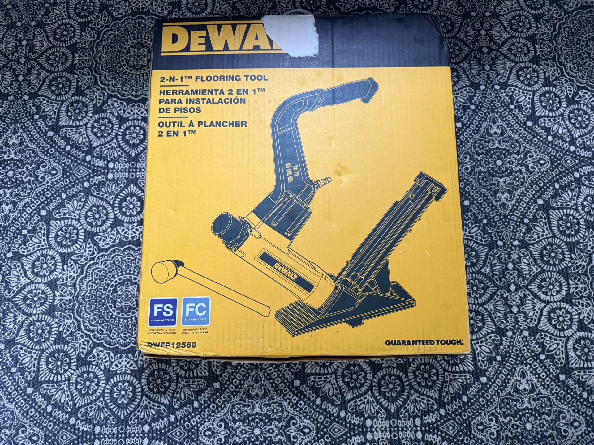 Dewalt 2-in-1 Pneumatic Flooring Tool