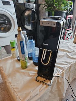 Soda Stream Machine And Accessories