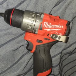 Milwaukee FUEL drill Brushless 12 VL Nuevo 