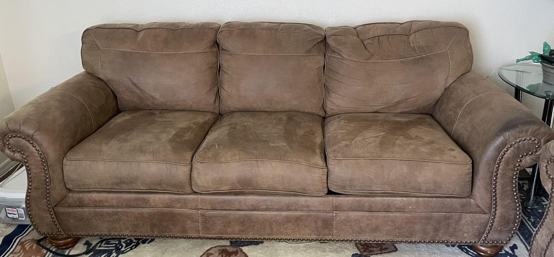 Sofa and loveseat set