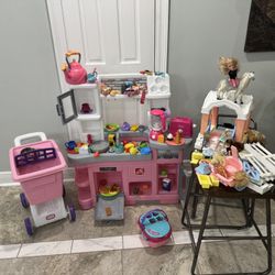 Step two kitchen play everything in the picture is include AND NO SELLING SEPARATE 