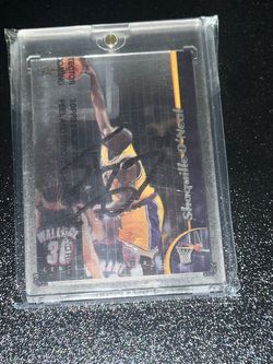Shaquille O'Neal Topps Lakers Autographed Basketball Card