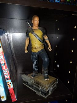 Cole statue