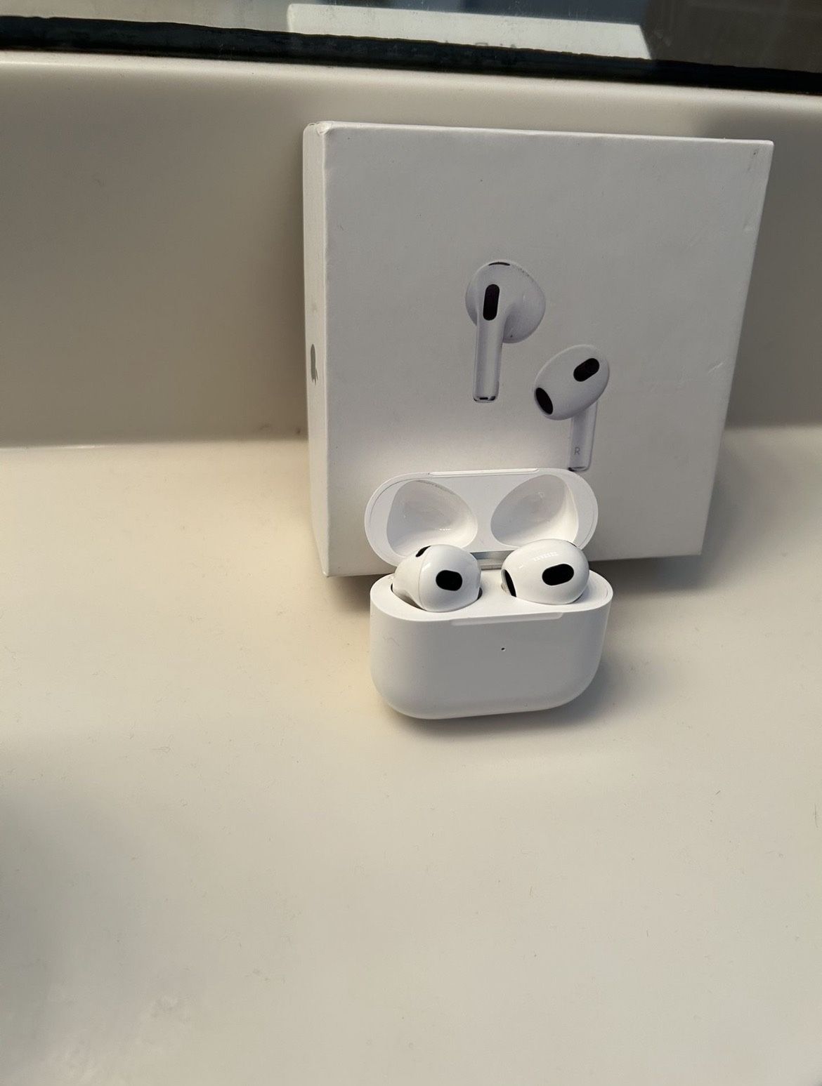 New White Bluetooth AirPod Headset 3rd Generation With MagSafe 