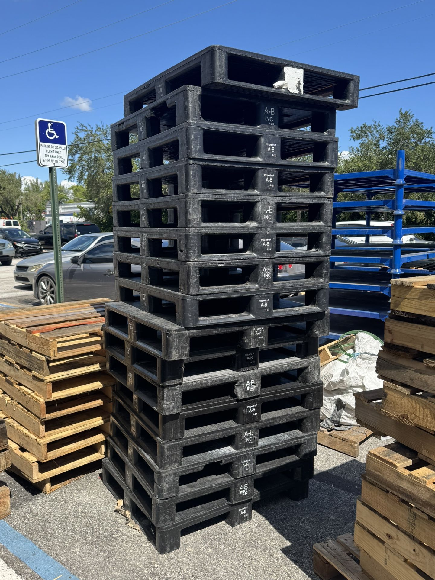 36x36 Plastic Solid Top Pallets 