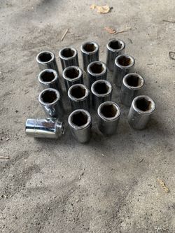 M12x1.5 Lug Nuts