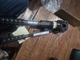 Huskie Manual Hydraulic Cable Cutter S-16A