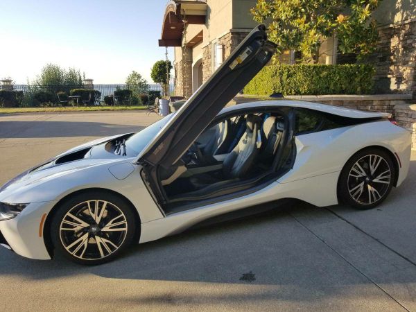 Nice low mileage BMW i8 for Sale in Kirkland, WA - OfferUp