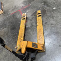 Pallet Jacks 