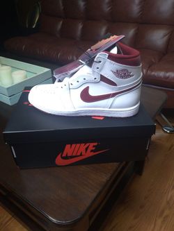 Air Jordan High Tops Red/white