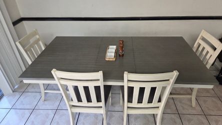 Modern 6-Piece Dining Set with Bench & Extendable Table - Like New