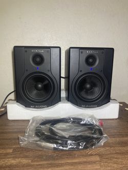 New PAIR of M-Audio Studiophile BX5a Deluxe Studio Reference Monitor Speaker