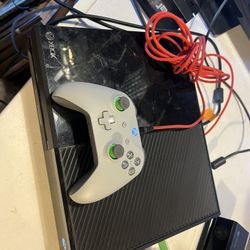 Xbox One Console With One Controller 