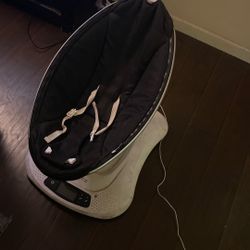 Electric Baby Swing (Mama Roo) 