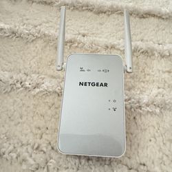 Netgear AC1200 WiFi Range Extender (EX6150v2)