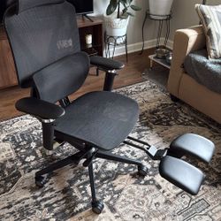 Office Gaming Chair with foot rest