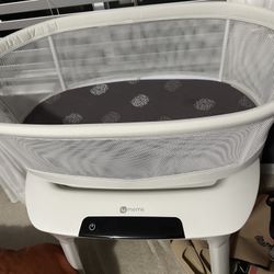 Mamaroo 4moms Baby Bassinet 