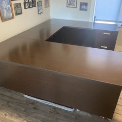 Desk With 2 Returns, Credenza And 2 Guest Chairs 