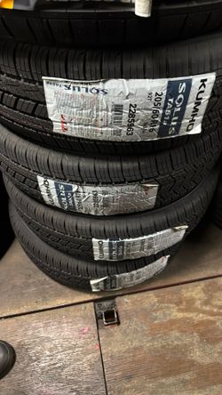 205/60/16 Kumho Tires 🛞 