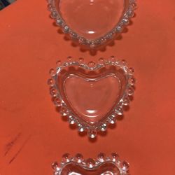 Vintage Serving Dishes, Hearts, 3pcs three different sizes .pick up Bridgeport ct 