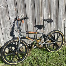 Monza 24 Inch BMX Cruiser bicycle