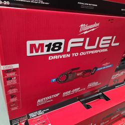 Milwaukee
M18 Fuel One-Key Cordless Brushless Pipe Threader Kit with (2) 12.0Ah Batteries and Case