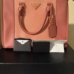 Prada Soffiano