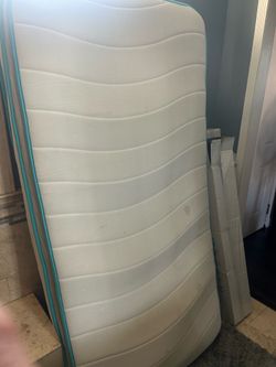Twin mattress