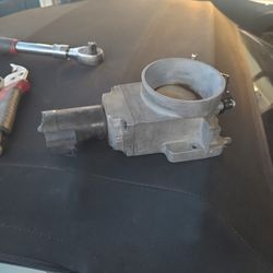 Trothtle Body For Chevy Corvette 1998 C/5  Engine 5.7