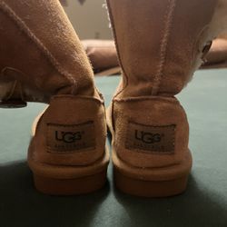 Uggs Low Boots Size 6 