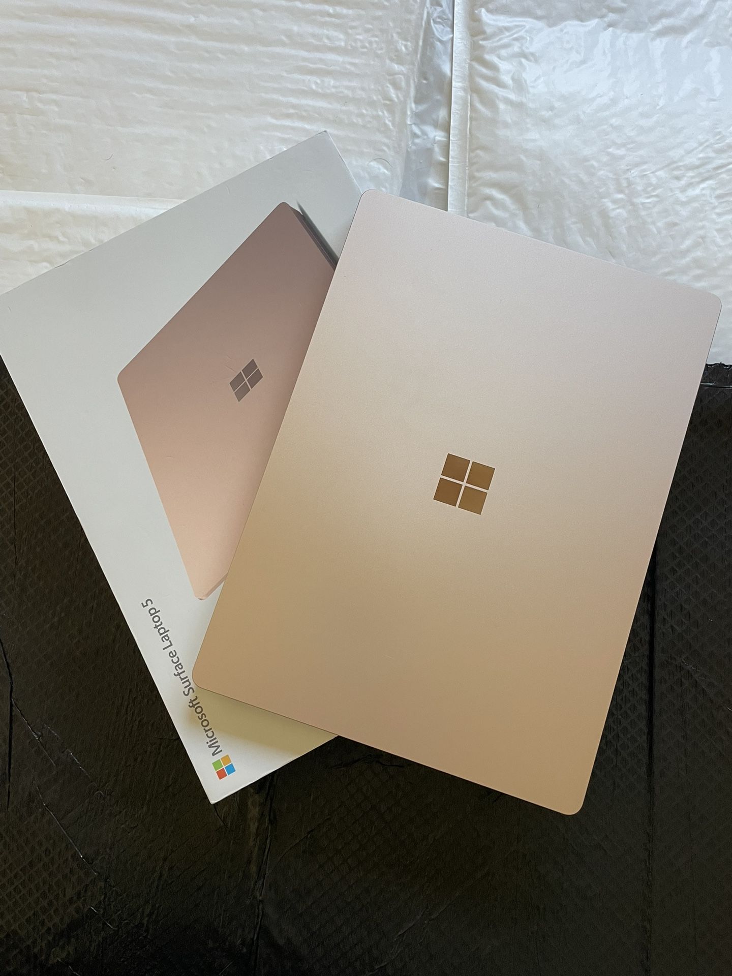 Microsoft surface Laptop 5 (2022) 13.5” Touch screen Intel i5 12th Gen 8GB 512GB powerful laptop