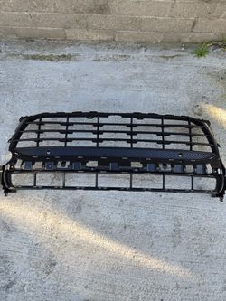 2019-2020-2021 PORSHE MACAN FRONT BUMPER GRILLE OEM