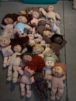 18 Cabbage Patch Dolls