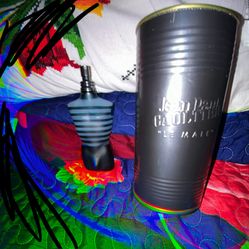 Fragnances And A Lv Card Wallet 1:1