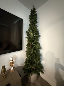 Christmas Tree (9ft)