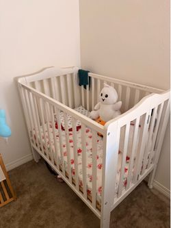 crib with matress