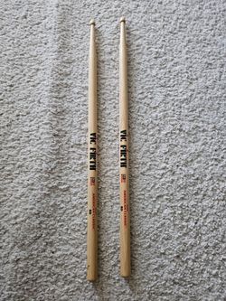 Vic Firth American Classic 8D Drumsticks