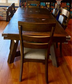 South San Jose: $150 OBO - 7 piece dinning set with 6 chairs and 1 table & removable center. Seats up to 8