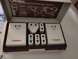 Norelco Travelcare Deluxe International Travel Kit