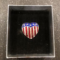 New-Brooch Heart Flag