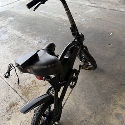 Jetson bolt electric bike with charger with tire back new and seat extra wide working good new throttle good bike