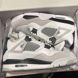 Jordan 4 Miltary Black 